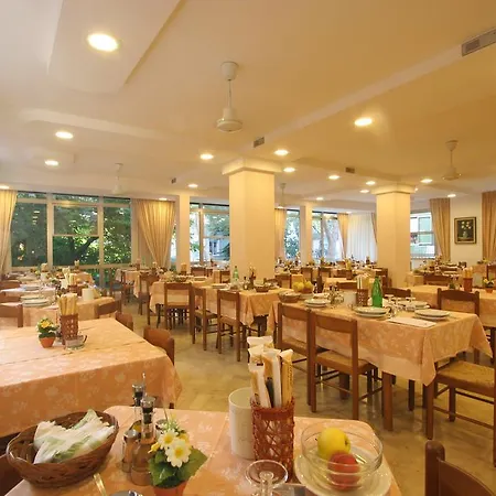 Hotel Mon 2*